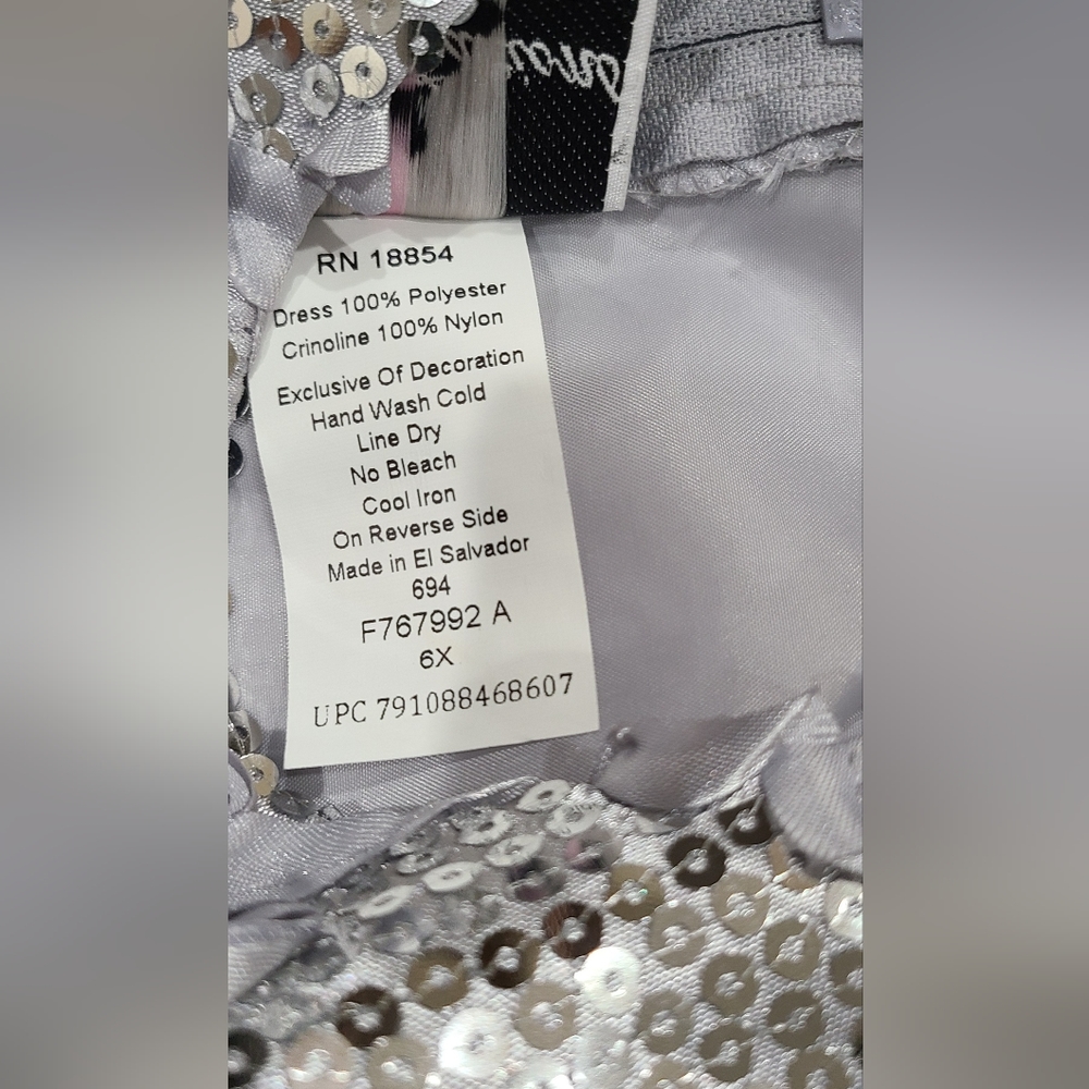 Girl "Rare Editions " silver sequence dress. Attached petticoat - Picture 6 of 6